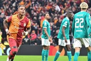 محمد صلاح يشارك 60 دقيقة في خسارة ليفربول أمام جالاتا سراي.. فيديو