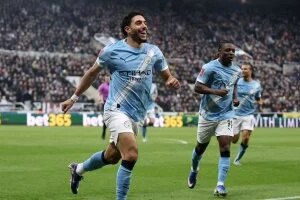 %50 من أهدافه.. نيوكاسل يونايتد ضحية عمر مرموش المفضلة