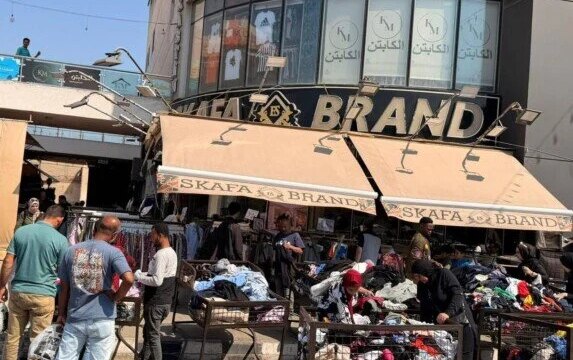 آلاف الزائرين يتوافدون على شواطئ بورسعيد والمزارات السياحية خلال ثالث أيام العيد