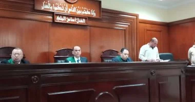 أب يتهم طليقته وابنتيه بمحاولة استخدام مفردات مزيفة لزيادة النفقة