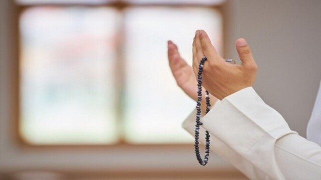 أذكار الصباح اليوم الأربعاء: التأمل في رحمة الله وطلب الغوث من الحي القيوم
