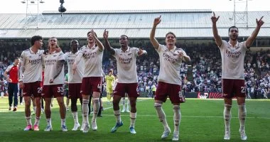 أرسنال يتربع على عرش الدوري الإنجليزي بينما ويست هام يتجه نحو الهبوط