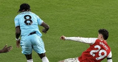 أرسنال يترقب فرصة ذهبية للاقتراب من التتويج بلقب الدوري الإنجليزي