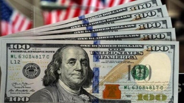 أسعار الدولار تشهد تذبذباً ملحوظاً في البنوك المصرية خلال التحديثات الأخيرة