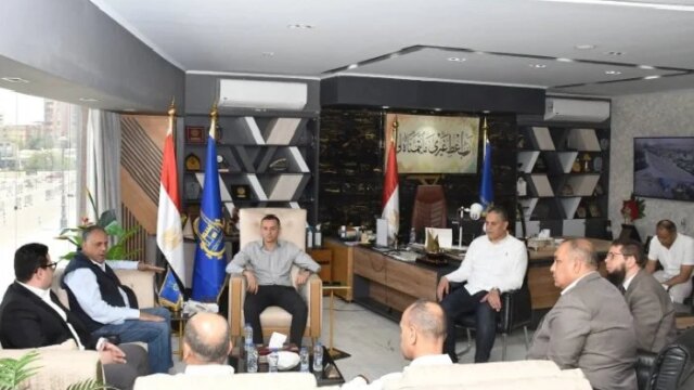 أسوان تشدد إجراءات مراقبة الوقود وتمنح مهلة جديدة لرخصة «التوك توك» في المحافظة