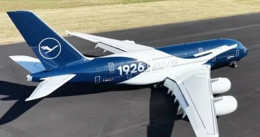 أكبر طائرة إيرباص A380 لاسلكية في العالم تتقلص لحجم طائرات سيسنا الشهير