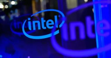 إنتل تعود بحماس تاريخي وتثير جدلاً واسعًا في سوق الرقائق الإلكترونية