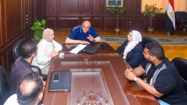 اجتماع مهم لمحافظ الإسكندرية لتعزيز التحول الرقمي في إدارة المخلفات وإعادة التدوير