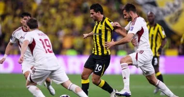 احتدام الصراع الآسيوي في دوري السعودية بين الاتفاق والاتحاد في مباراة مثيرة
