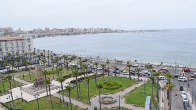 استعدادات مكثفة بالحدائق العامة في الإسكندرية لاستقبال عيد الأضحى المبارك بشكل مميز