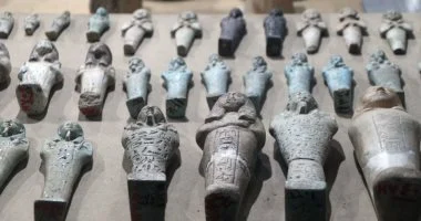 “` اكتشف أجمل القطع الأثرية المميزة لشهر مايو في متاحف الآثار عبر الجمهورية “`