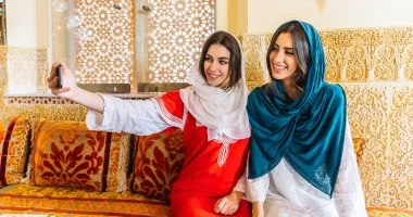 اكتشفوا ستايل كل برج في العيد: الجرأة تميز برج الحمل والنعومة تزين برج الحوت