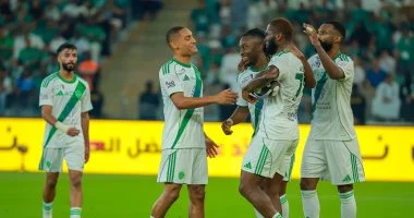الأهلي يسعى للحفاظ على مركزه في المربع الذهبي بالدوري السعودي خلال مواجهة الخلود