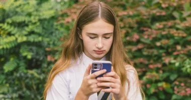 الاتحاد الأوروبي يسعى لحماية الأطفال من مخاطر الإدمان الرقمي عبر منصات التواصل
