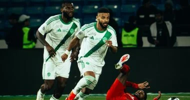 التعاون يواجه الأهلي بتشكيل قوي في قمة الدوري السعودي للمحترفين اليوم