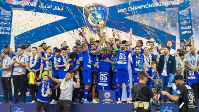 التنافس المحتدم على لقب دوري روشن السعودي يحتدم مجددًا بين الهلال والنصر