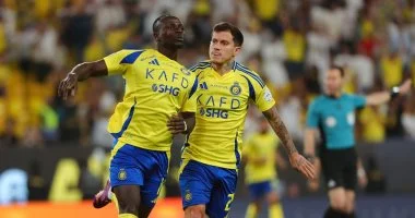 النصر يتقدم على ضمك بالشوط الأول ويخطو نحو لقب الدوري السعودي القريب