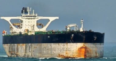 “` انخفاض كبير في أسعار النفط بنسبة 6% حيث يصل خام برنت إلى 97.69 دولار للبرميل في الأسواق العالمية “`