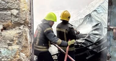 اندلاع حريق يلتهم ثلاثة منازل في قنا ويثير قلق السكان بالأحياء المجاورة