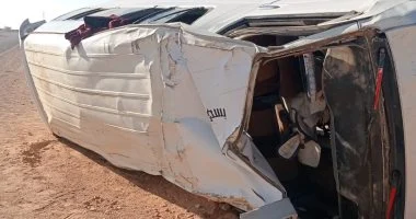 انقلاب سيارة ميكروباص يسفر عن إصابة 17 شخصًا في المنيا خلال رحلة مروعة