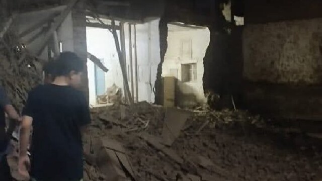 انهيار منزل مكون من طابقين في مدينة دشنا بمحافظة قنا، والحمد لله دون إصابات