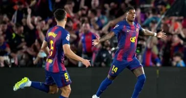 برشلونة يتوجه لمواجهة ألافيس وسط أجواء احتفالية عقب فوزه بالدوري الإسباني