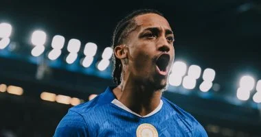 برشلونة يخطط لمراقبة جواو بيدرو خلال نهائي كأس الاتحاد الإنجليزي المرتقب