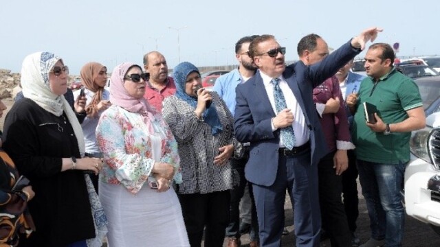 بورسعيد تحت الأضواء: المحافظ يتابع مشروعات تطوير الطرق والمحاور المرورية في بورفؤاد