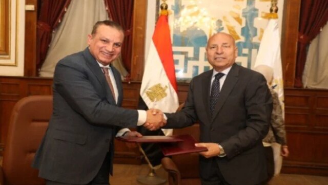 تأكيداً على الاهتمام بالتراث، محافظ القاهرة ورئيس صندوق التنمية الحضرية يوقعان مذكرة لإعداد الرؤية لمناطق القاهرة التاريخية