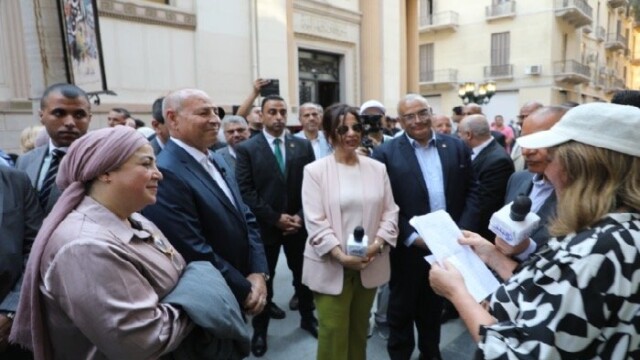 تحت شعار دعم الثقافة والفن، وزيرة الثقافة ومحافظ القاهرة يطلقان فعاليات “شارع الفن” وسط العاصمة