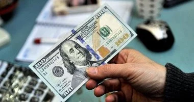 “` تحديث سعر الدولار اليوم يواصل استقراراً عند 52.77 جنيه لدى بنك مصر “`