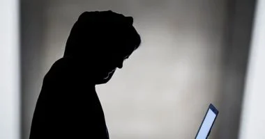 تحقيقات النيابة تبدأ في قضية ابتزاز وكيل لاعبين شهير بفيديوهات خاصة