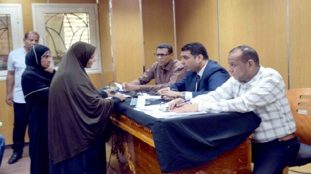 تدخل فوري من نائب محافظ الأقصر لحل 31 طلباً وشكوى بمشاركة وكلاء الوزارات