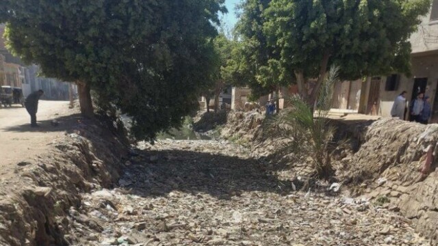 ترعة بحرية تثير قلق سكان الفشن بسبب تهديدها لحياة أطفال المدارس بالمدينة