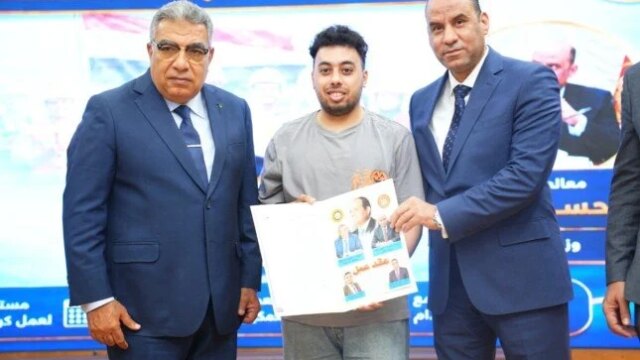 تسليم عقود عمل وشهادات تدريب للشباب وذوي الهمم في الدقهلية بحضور وزير العمل والمحافظ