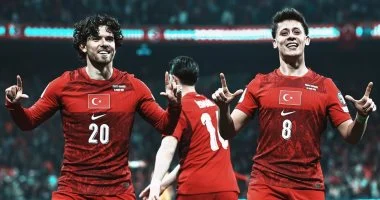 تشالهان أوجلو وأردا جولر يتصدران قائمة منتخب تركيا في كأس العالم 2026