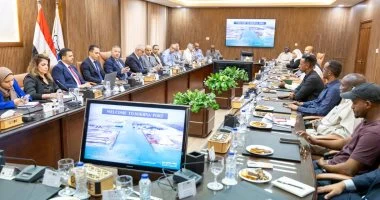 “` تطوير موانئ قناة السويس الاقتصادية يسهم في تعزيز أمن سلاسل الإمداد بحسب جمال الدين “`
