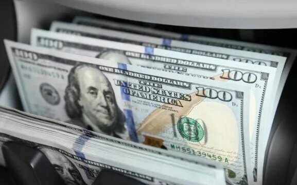 تحليل شامل: سعر الدولار اليوم يثير اهتمام المصريين وسط تقلبات كبيرة في السوق المالية