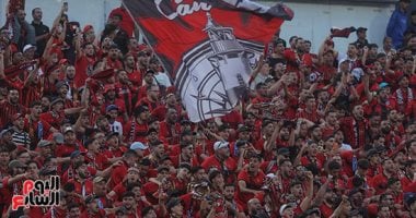 توافد جماهير اتحاد العاصمة إلى استاد القاهرة قبل مباراة الزمالك في نهائي الكونفدرالية