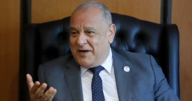 “` توقعات مثيرة: رئيس القابضة المعدنية يعلن عن تصنيع سيارة كهربائية جديدة تحت اسم النصر للسيارات قريبا “`