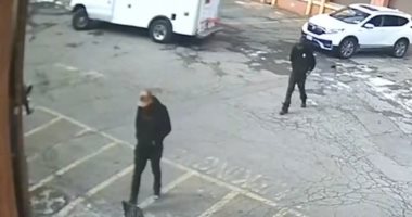 ثلاثة متهمين يواجهون عقوبة السجن 30 عاماً بعد سطو مسلح على شاحنة أبل