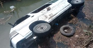 حادثة انقلاب ميكروباص في ترعة الزقازيق بلبيس تؤدي لإصابة 7 أشخاص
