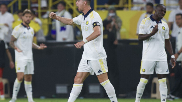 رونالدو يتألق مجددًا ويقود النصر لرفع كأس الدوري