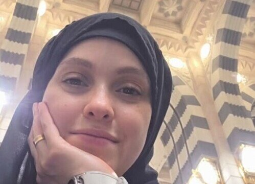 زوجة سامح حسين تشارك رسالة روحانية من المدينة المنورة تملأ القلوب بالسكينة
