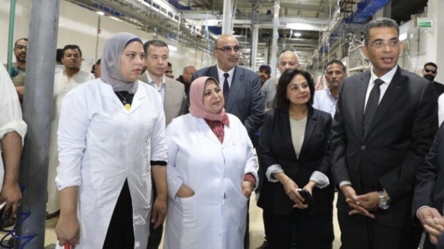 زيارة مهمة لمحافظ البحر الأحمر لمتابعة سير عمليات ذبح الأضاحي بالمجزر الآلي بشمال الأحياء
