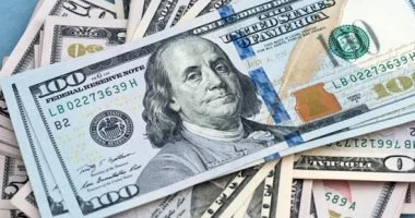 “` سعر الدولار مقابل الجنيه يشهد تغيرات ملحوظة قبل بدء جلسة التداول الجديدة “`