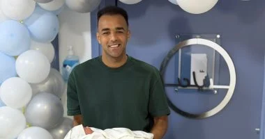 سيد نيمار، نجم البنك الأهلي، يحتفل بمولد ابنه “ريان” الجديد