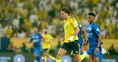 سيماكان يسجل هدفا رائعاً للنصر في مرمى الهلال بمواجهة مثيرة بالدوري السعودي