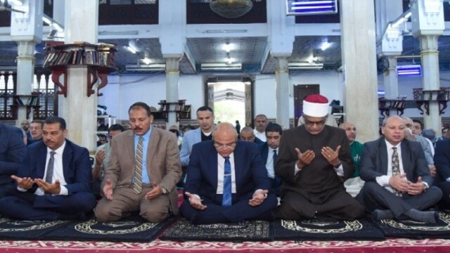 شهدت الإسكندرية أجواء روحانية مبهجة خلال أداء محافظ المدينة لصلاة عيد الأضحى بمسجد سيدي جابر