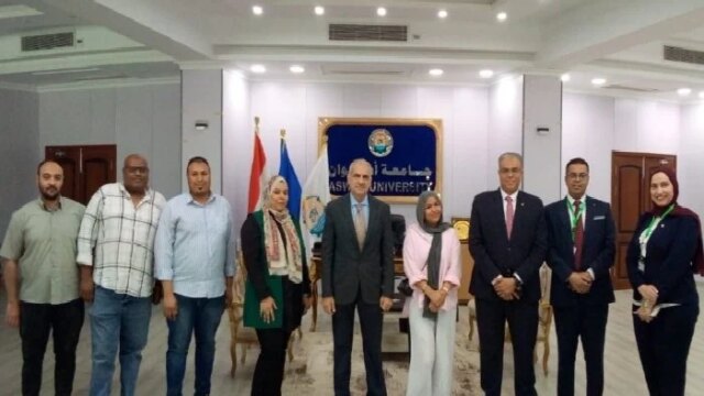 طالبة موهوبة بجامعة أسوان تفوز بجائزة الإبداع الطلابي وتحصل على 10 آلاف جنيه